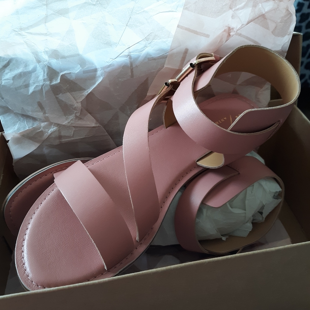 ANTHROPOLOGIE 💗 Chic! Neutral Blush Pink Genuine Leather Sandals